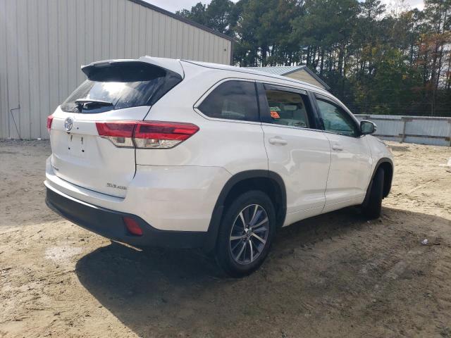 Photo 3 from auction – 2017 TOYOTA HIGHLANDER with VIN 5TDJZRFH7HS389935