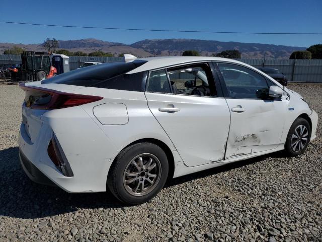 Photo 3 from auction – 2018 TOYOTA PRIUS PRIM with VIN JTDKARFPXJ3099618