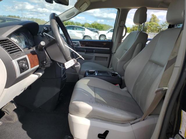 Photo 7 from auction – 2010 CHRYSLER TOWN & COU with VIN 2A4RR8DX7AR404580