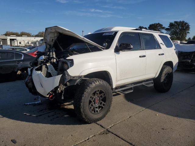 TOYOTA 4RUNNER SR 2018 with VIN JTEBU5JR1J5592032 - Photo from auction
