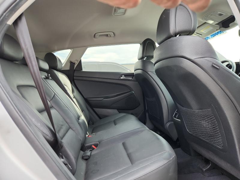 Photo 11 from auction – 2016 HYUNDAI TUCSON LIM with VIN KM8J33A22GU122726