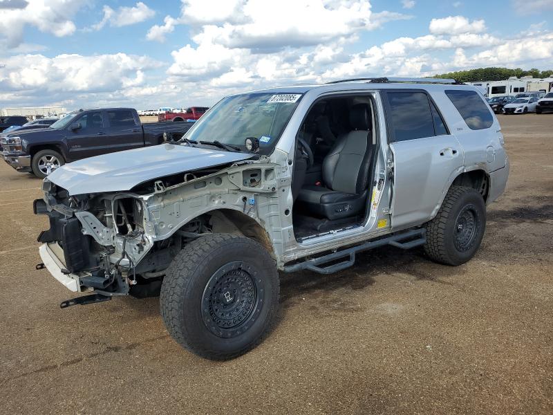 TOYOTA 4RUNNER SR 2018 with VIN JTEZU5JR1J5191272 - Photo from auction