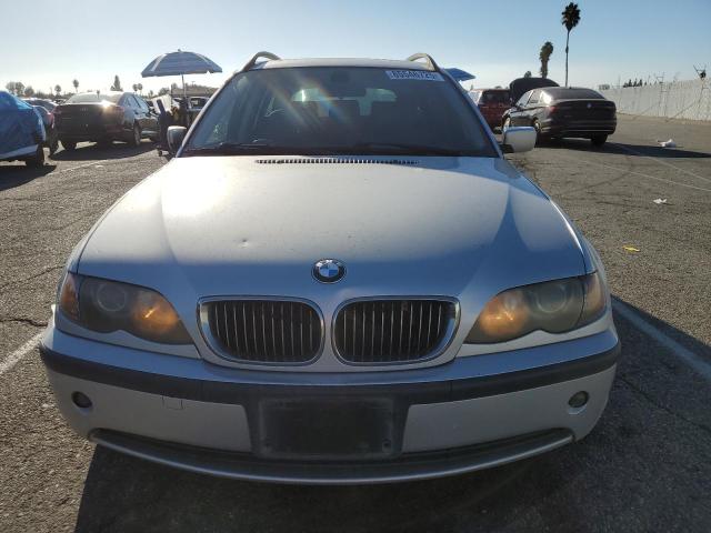Photo 5 from auction – 2003 BMW 325 IT with VIN WBAEN334X3PC12410