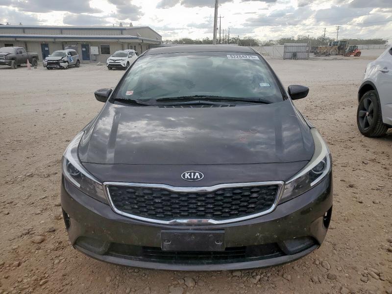 Photo 5 from auction – 2018 KIA FORTE LX with VIN 3KPFL4A79JE183962