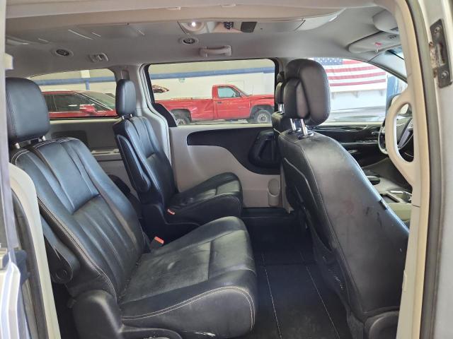 Photo 11 from auction – 2012 CHRYSLER TOWN & COU with VIN 2C4RC1BG3CR252009