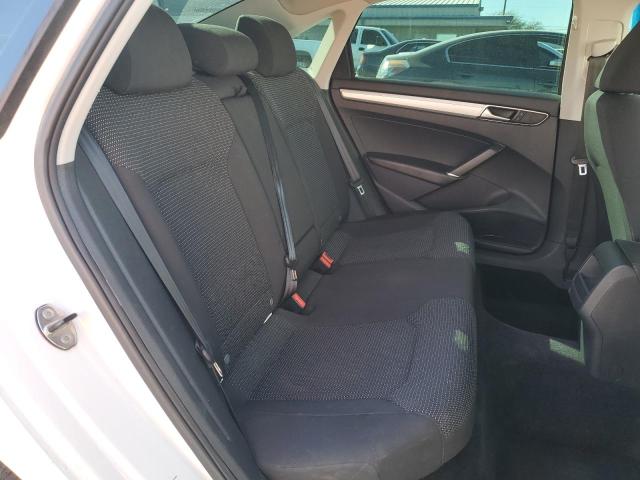 Photo 10 from auction – 2016 VOLKSWAGEN PASSAT S with VIN 1VWAT7A37GC047013
