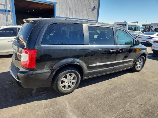 Photo 3 from auction – 2013 CHRYSLER TOWN & COU with VIN 2C4RC1BGXDR656779