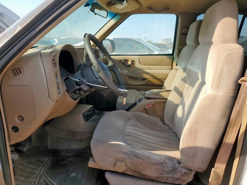Photo 7 from auction – 2002 CHEVROLET BLAZER with VIN 1GNCS13W32K138367