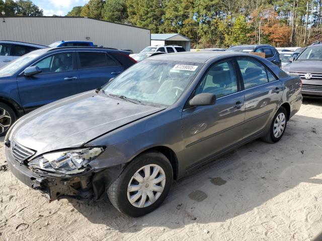 TOYOTA CAMRY LE 2005 with VIN 4T1BE32K15U629949 - Photo from auction