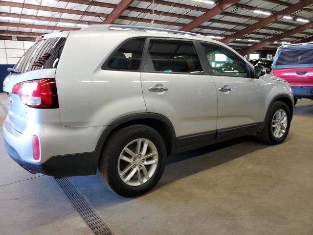 Photo 3 from auction – 2015 KIA SORENTO LX with VIN 5XYKTCA69FG593347