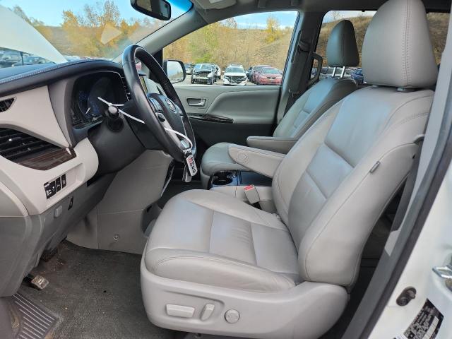 Photo 7 from auction – 2017 TOYOTA SIENNA XLE with VIN 5TDDZ3DC3HS177387