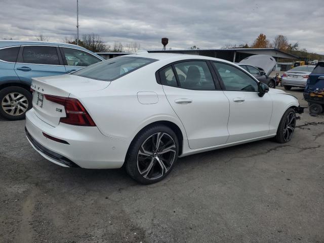 Foto 3 de la subasta – 2024 VOLVO S60 PLUS con VIN 7JRL12TL1RG314385
