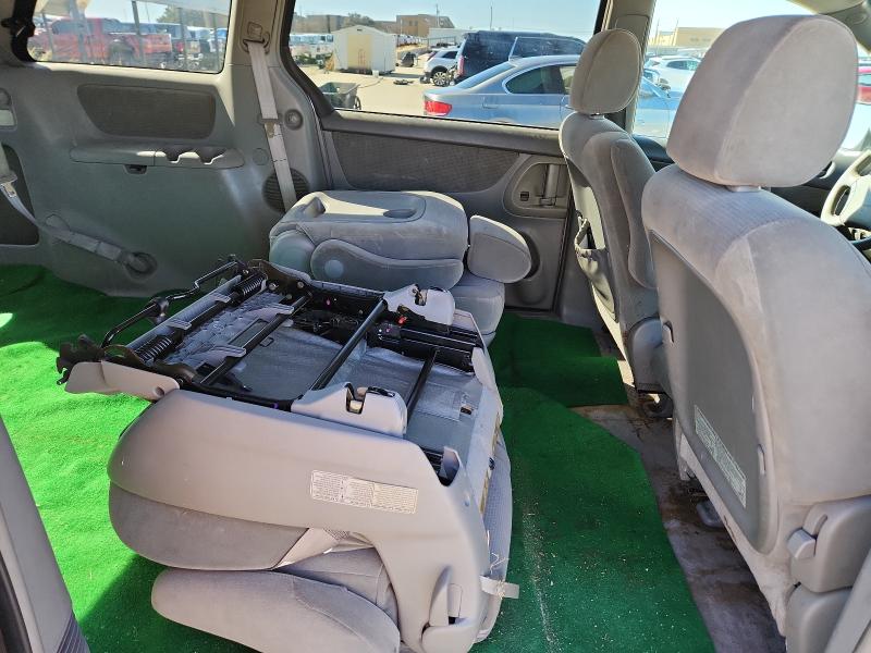 Photo 11 from auction – 2005 TOYOTA SIENNA LE with VIN 5TDZA23C15S227224