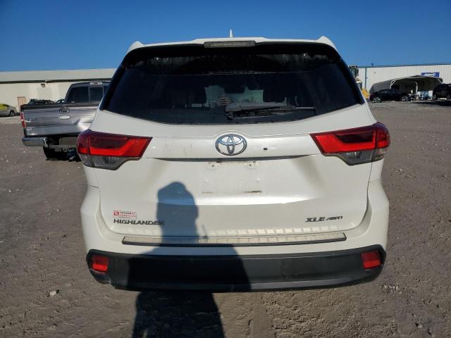 Photo 6 from auction – 2018 TOYOTA HIGHLANDER with VIN 5TDJZRFH8JS486096