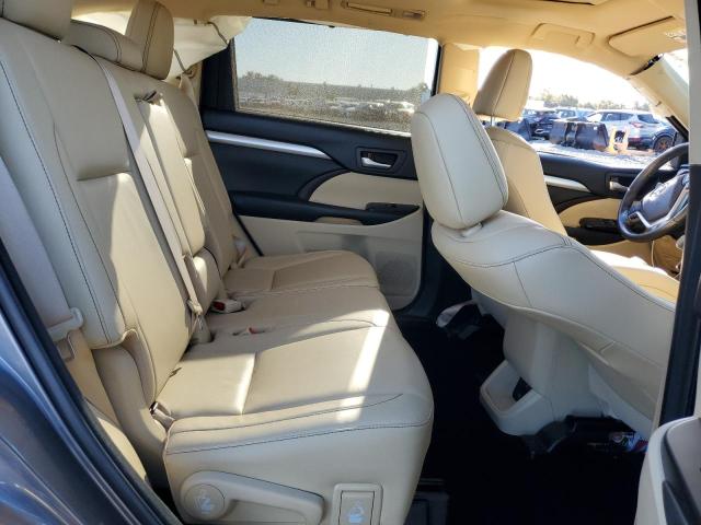 Photo 11 from auction – 2018 TOYOTA HIGHLANDER with VIN 5TDKZRFH3JS527514