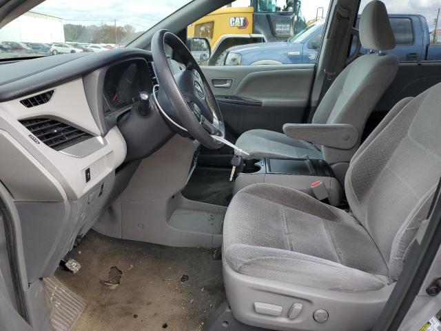 Photo 7 from auction – 2017 TOYOTA SIENNA LE with VIN 5TDKZ3DC1HS822772