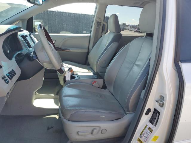 Photo 7 from auction – 2012 TOYOTA SIENNA XLE with VIN 5TDYK3DC8CS190893