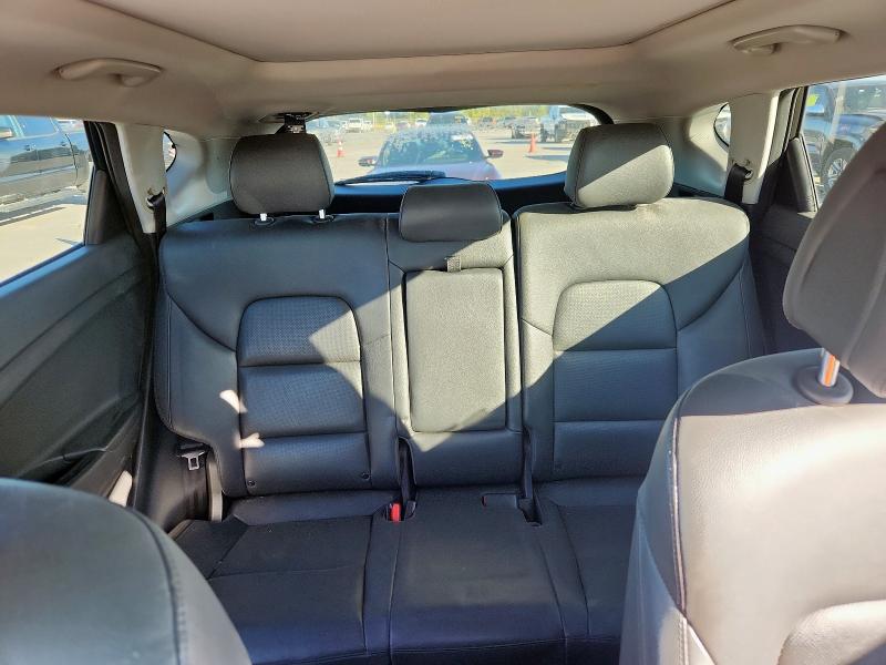 Photo 10 from auction – 2017 HYUNDAI TUCSON LIM with VIN KM8J33A26HU314717