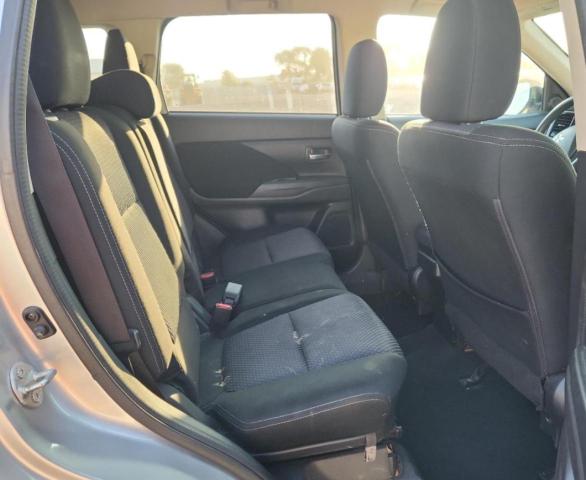 Photo 11 from auction – 2018 MITSUBISHI OUTLANDER with VIN JA4AD2A32JZ002904