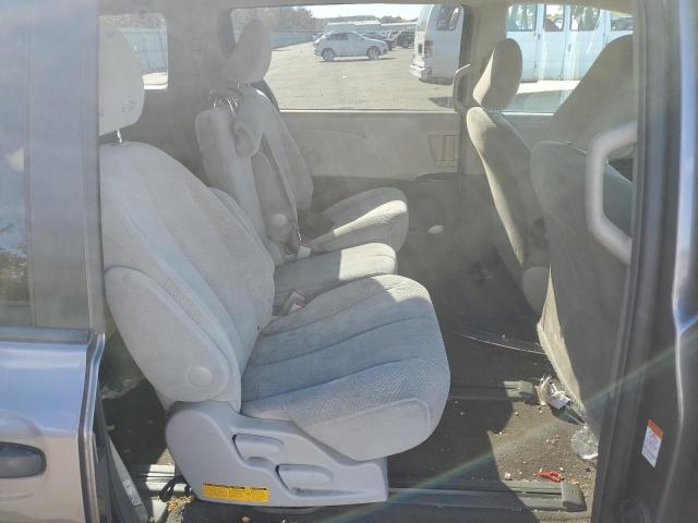 Photo 11 from auction – 2017 TOYOTA SIENNA with VIN 5TDZZ3DC9HS868185