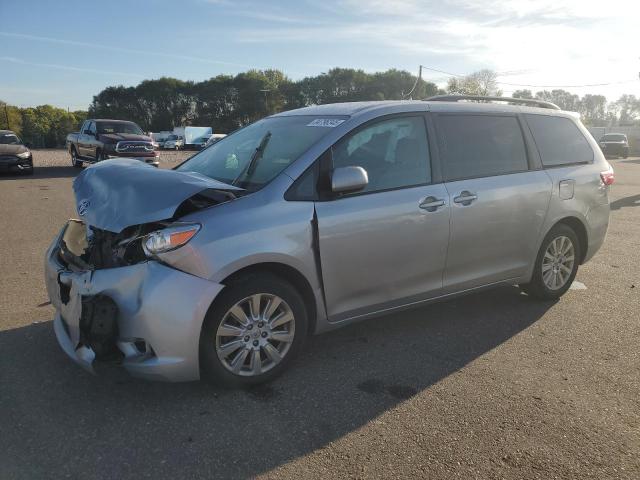 TOYOTA SIENNA LE 2015 with VIN 5TDJK3DC4FS104789 - Photo from auction
