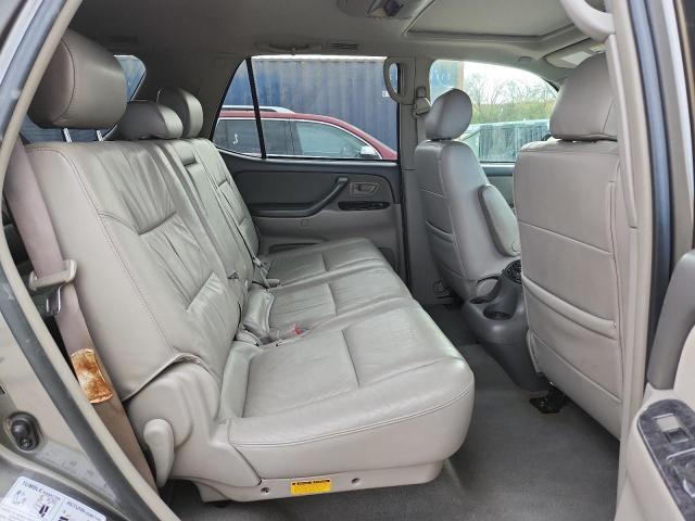 Photo 11 from auction – 2005 TOYOTA SEQUOIA with VIN 5TDZT34A25S248774