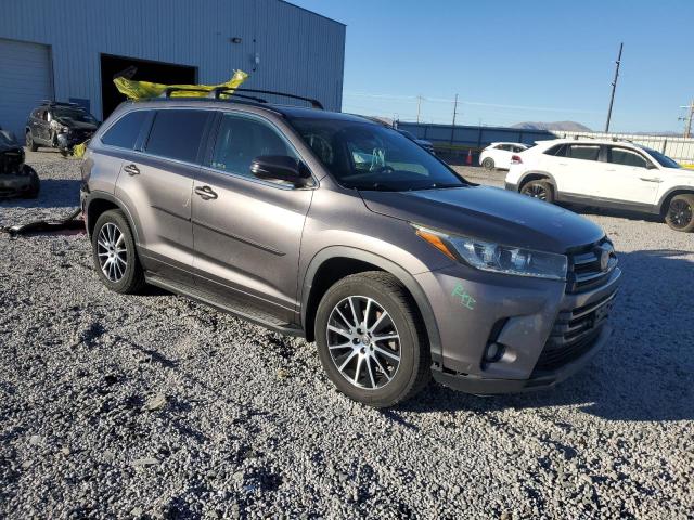Photo 4 from auction – 2018 TOYOTA HIGHLANDER with VIN 5TDJZRFH6JS861516