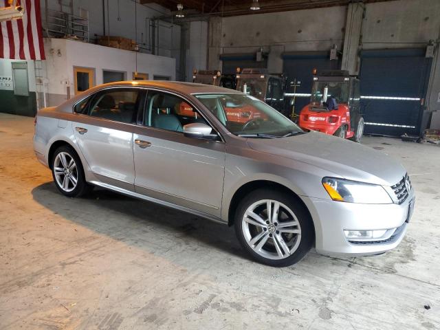 Photo 4 from auction – 2014 VOLKSWAGEN PASSAT SEL with VIN 1VWCM7A31EC076235