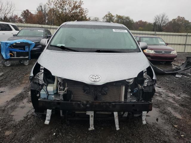 Photo 5 from auction – 2014 TOYOTA SIENNA XLE with VIN 5TDYK3DC7ES463003