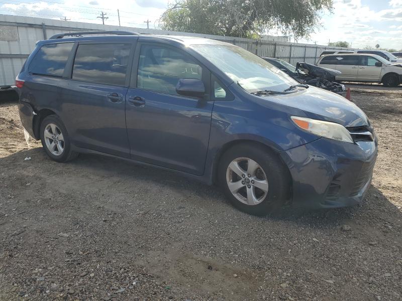 Photo 4 from auction – 2018 TOYOTA SIENNA LE with VIN 5TDKZ3DC6JS924719
