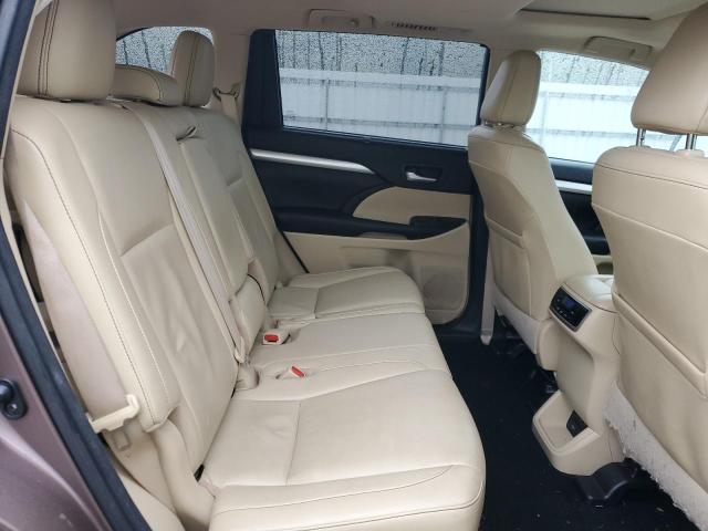 Photo 11 from auction – 2017 TOYOTA HIGHLANDER with VIN 5TDJZRFH8HS412753