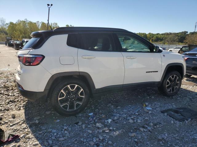Photo 3 from auction – 2019 JEEP COMPASS TR with VIN 3C4NJDDB0KT702783