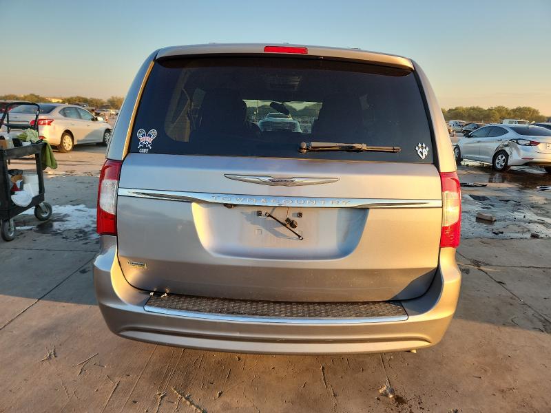 Photo 6 from auction – 2016 CHRYSLER TOWN & COU with VIN 2C4RC1BG3GR299207