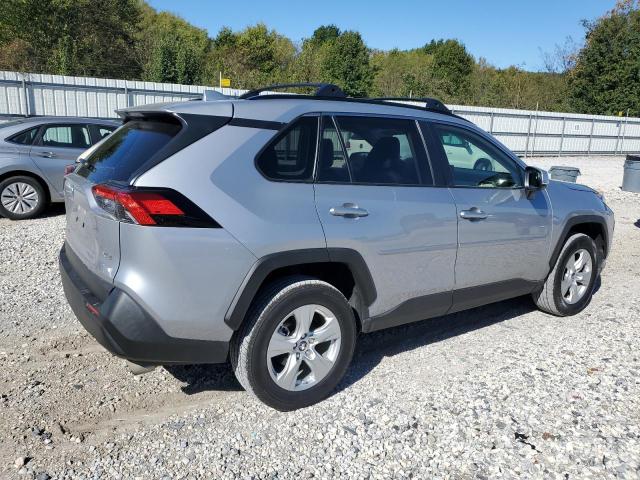 Photo 3 from auction – 2019 TOYOTA RAV4 XLE with VIN JTMW1RFV3KD017255