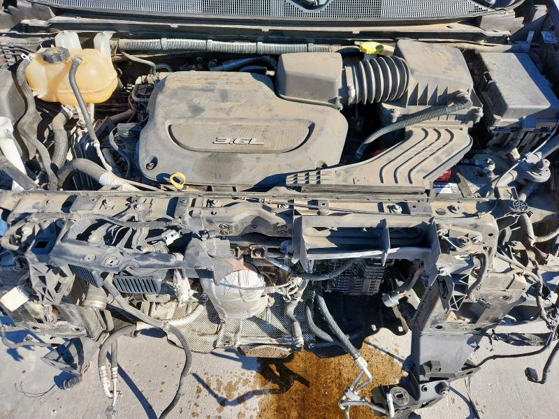 Photo 12 from auction – 2017 CHRYSLER PACIFICA with VIN 2C4RC1BG1HR538335