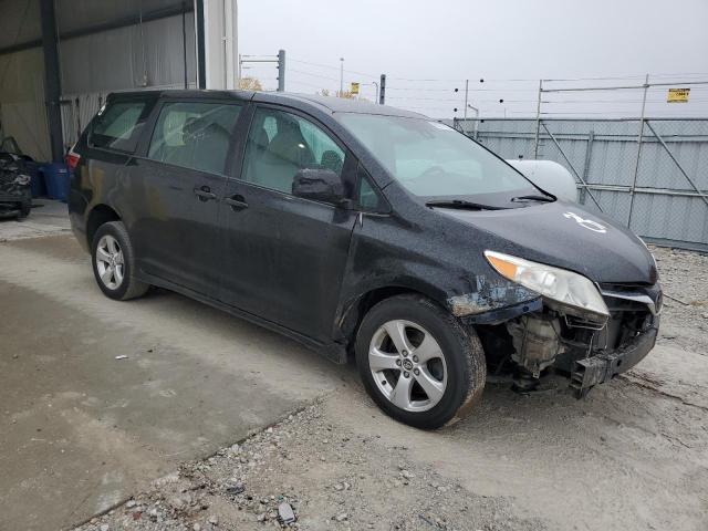 Photo 4 from auction – 2018 TOYOTA SIENNA L with VIN 5TDZZ3DC5JS962795