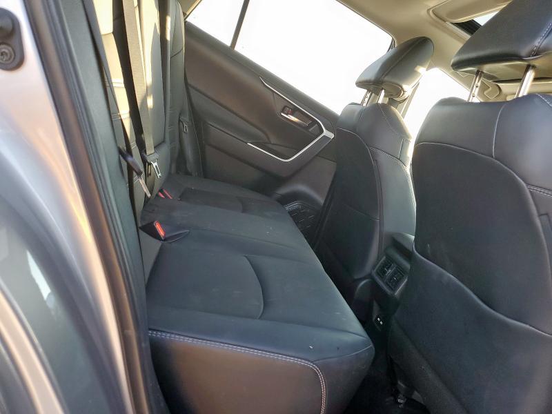 Zdjęcie 10 z aukcji – 2021 TOYOTA RAV4 XLE P z VIN 2T3C1RFV4MC172875