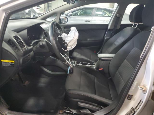 Foto 7 de la subasta – 2017 KIA FORTE LX con VIN 3KPFL4A76HE008482