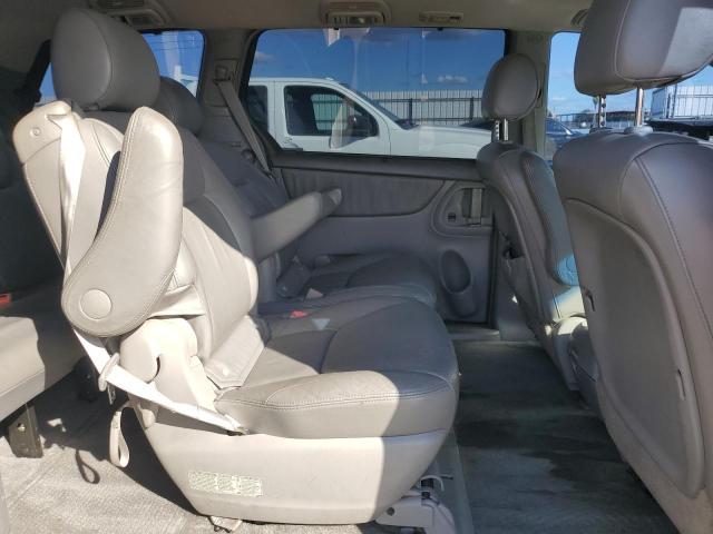Photo 11 from auction – 2005 TOYOTA SIENNA XLE with VIN 5TDBA22C85S031753