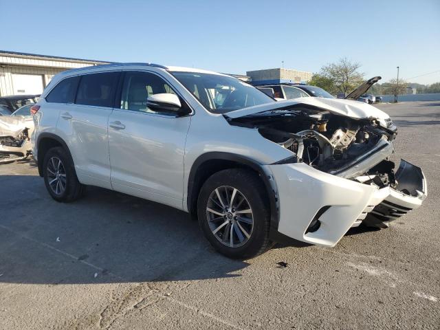 Photo 4 from auction – 2018 TOYOTA HIGHLANDER with VIN 5TDJZRFH2JS553677