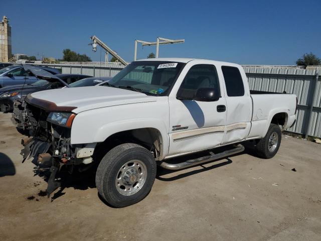 CHEVROLET SILVERADO 2004 with VIN 1GCHC29194E145385 - Photo from auction