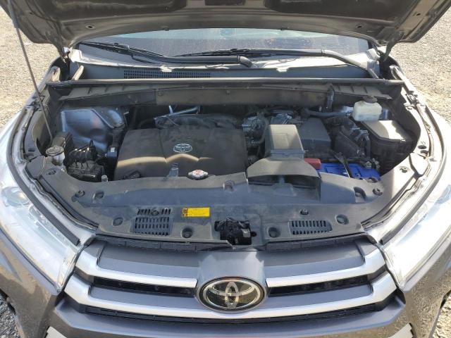 Photo 12 from auction – 2018 TOYOTA HIGHLANDER with VIN 5TDJZRFHXJS867187