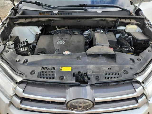 صورة رقم 12 من المزاد - 2018 TOYOTA HIGHLANDER مع VIN 5TDKZRFH5JS528051