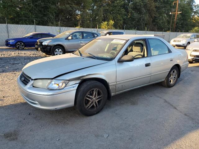 TOYOTA CAMRY CE 2000 with VIN 4T1BG22K6YU675267 - Photo from auction