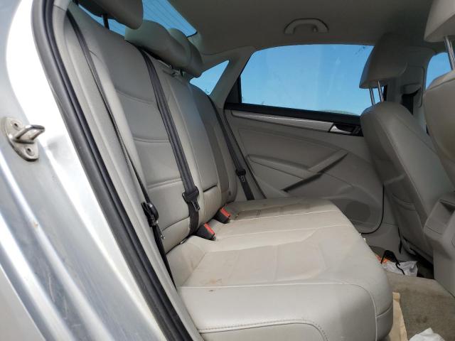 Photo 10 from auction – 2015 VOLKSWAGEN PASSAT S with VIN 1VWAS7A33FC091611