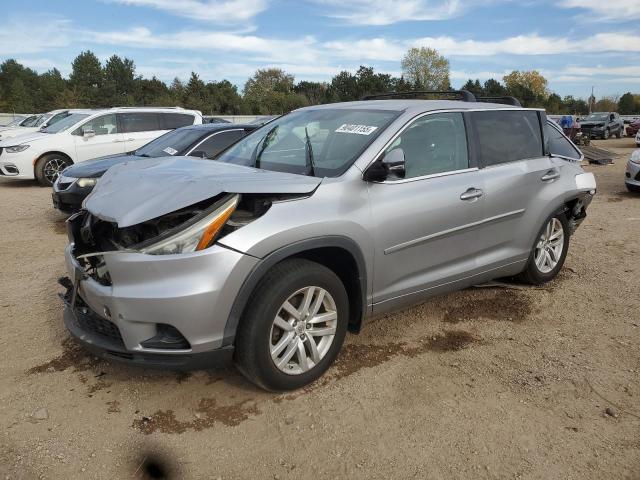 TOYOTA HIGHLANDER 2015 مع رقم تعريف المركبة 5TDBKRFH1FS117502 - صورة من المزاد