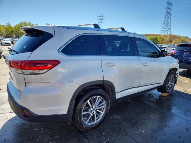 Photo 3 from auction – 2019 TOYOTA HIGHLANDER with VIN 5TDJZRFH2KS565510