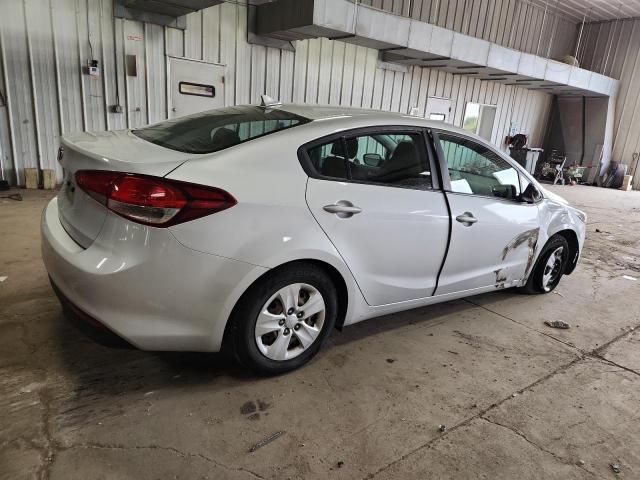 Photo 3 from auction – 2017 KIA FORTE LX with VIN 3KPFK4A74HE082972