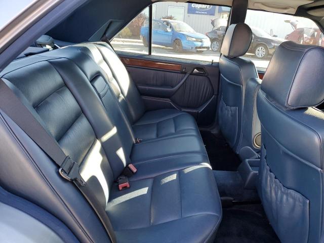 Photo 10 from auction – 1990 MERCEDES-BENZ 300 E with VIN WDBEA30D7LB270339