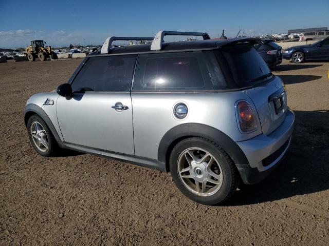 Photo 2 from auction – 2007 MINI COOPER S with VIN WMWMF73547TT84581